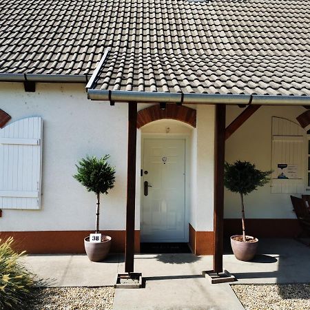 Pintes 38 Dunaújváros Exterior foto